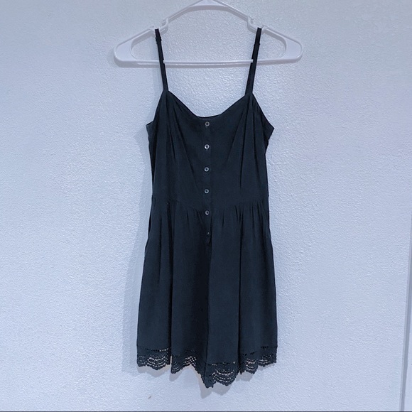 Express Pants - Express black lace romper